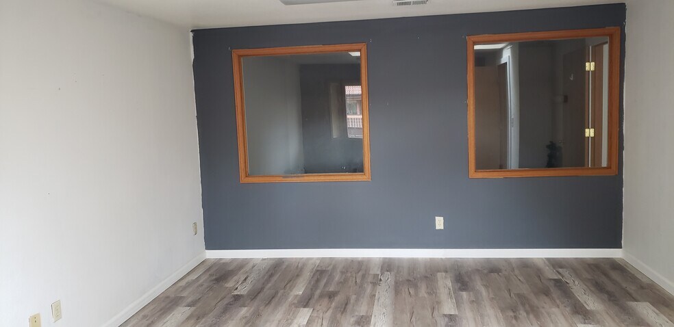 More Photos Of 18407 Pacific Ave S, Spanaway Office For Lease