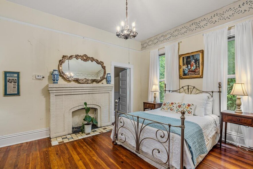 More Photos Of 252 Seavy St, Senoia Hospitality For Sale