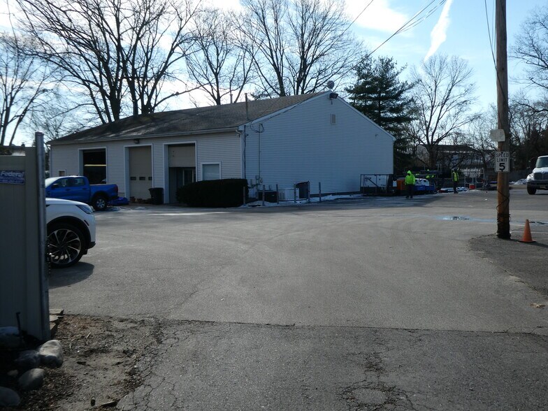 More Photos Of 127 Haddon Ave, Berlin Township Flex For Sale