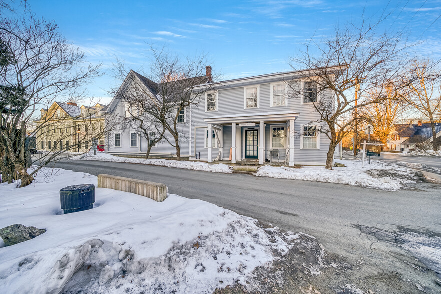 Primary Photo Of 11 Beaver Meadow Rd, Norwich Office For Sale