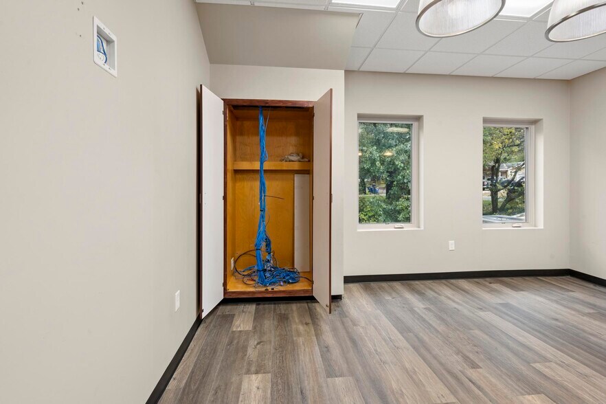 More Photos Of 1006 Ash St, Eudora Loft Creative Space For Lease