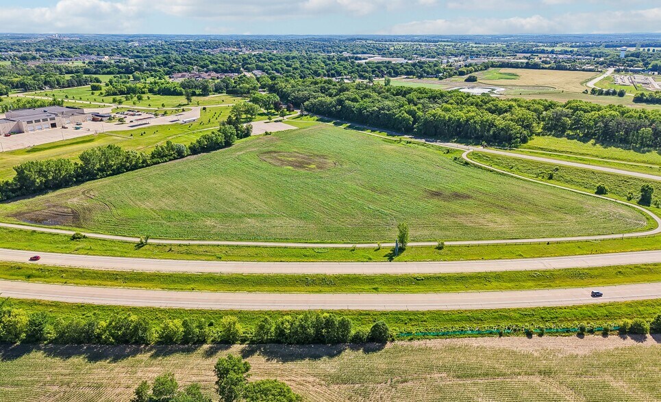 More Photos Of 1515 S Wisconsin Dr, Jefferson Industrial For Lease