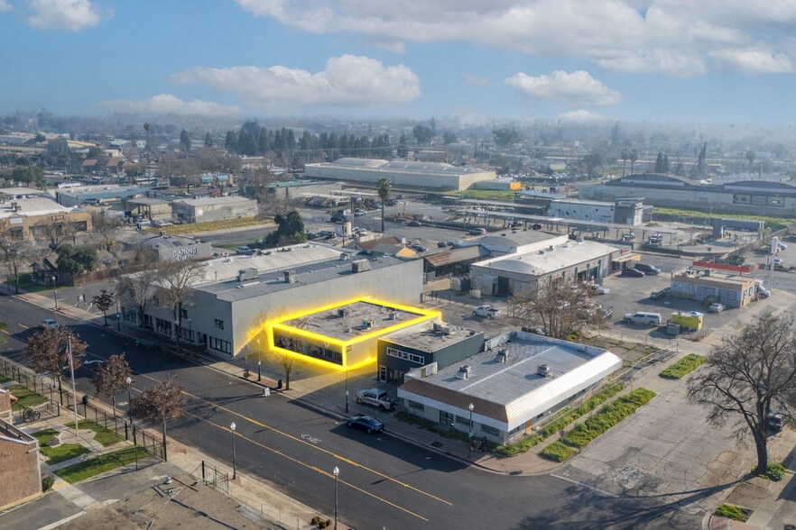 Primary Photo Of 942-946 W Main St, Merced Storefront For Sale