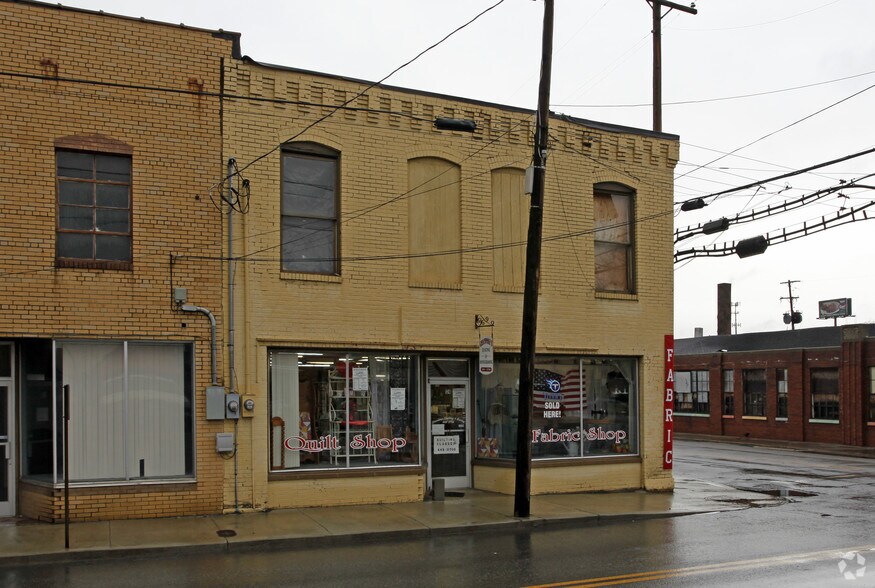 More Photos Of 124 N College St, Lebanon Storefront Retail Office For Lease