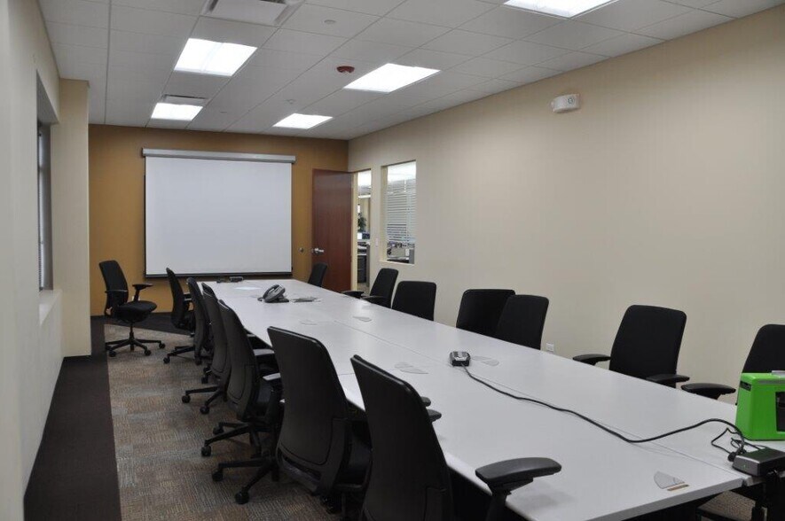 More Photos Of 1601 Feehanville Dr, Mount Prospect Research And Development For Lease