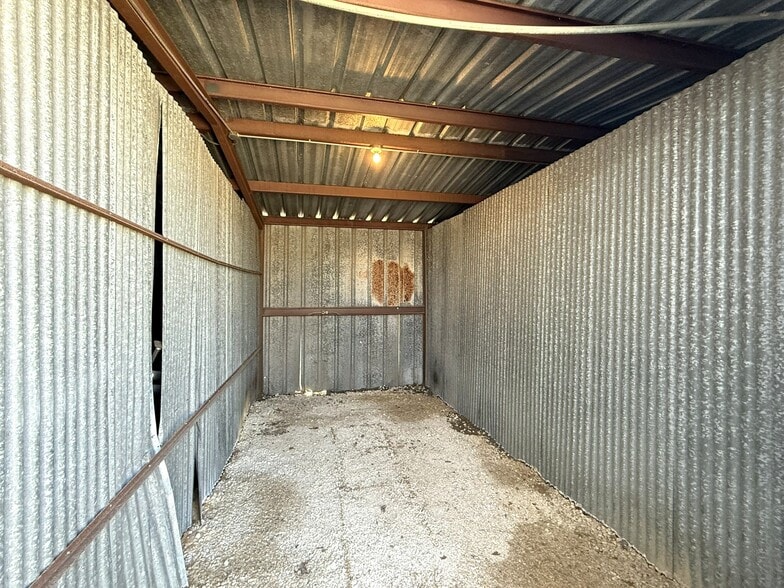 More Photos Of 1640 Lindbergh Dr, Beaumont Specialty For Sale