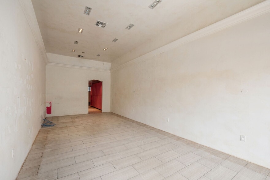 More Photos Of 8379-8389 W 3rd St, Los Angeles Storefront For Lease