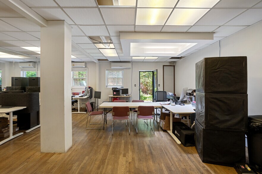 More Photos Of 630 W 52nd St, New York Apartments For Lease