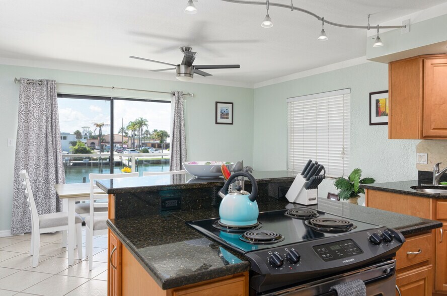 More Photos Of 125 110th Ave, Treasure Island Apartments For Sale