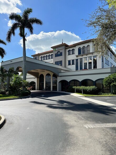 Primary Photo Of 4851 Tamiami Trl N, Naples Office For Lease
