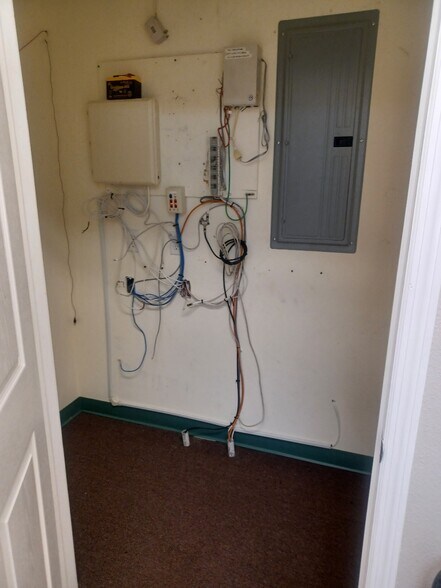 More Photos Of 10028-10038 Water Works Ln, Riverview Medical For Lease