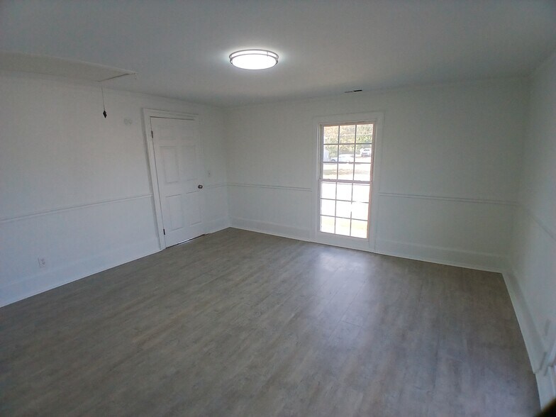 More Photos Of 119 W Main St, Youngsville Freestanding For Lease