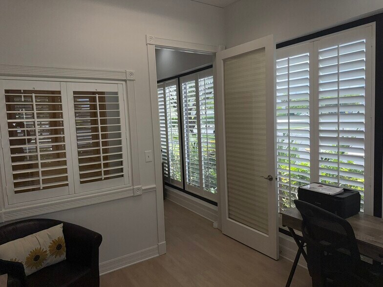 More Photos Of 9825 Marina Blvd, Boca Raton Medical For Lease