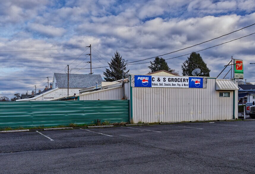 More Photos Of 112 Main St, Elma Flex For Sale