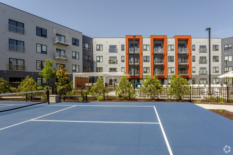 More Photos Of 1000 Berkley Pky, Kansas City Apartments For Sale