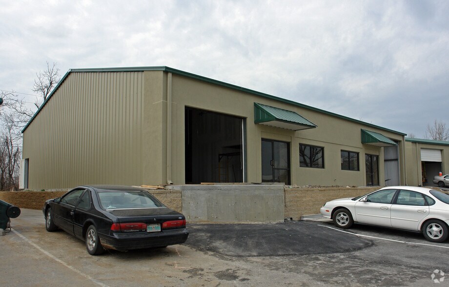 More Photos Of 7726 N Owasso Expy, Owasso Warehouse For Lease
