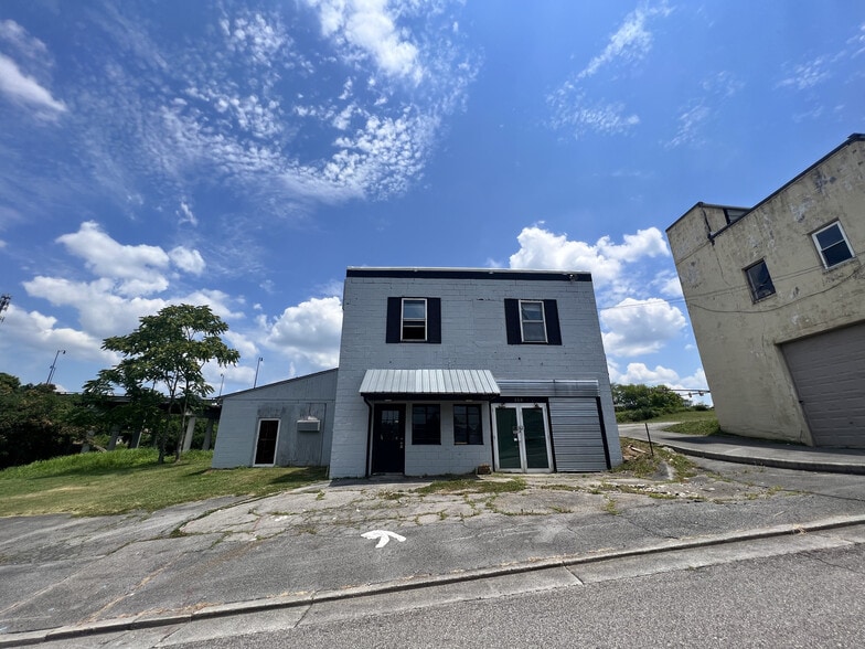 More Photos Of 116 Tennessee St, Maryville Storefront Retail Office For Lease