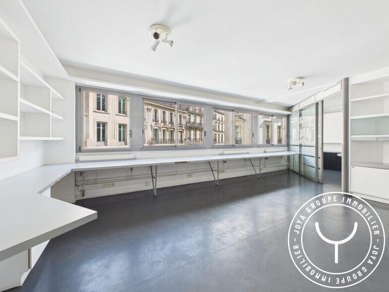 More Photos Of 27 Rue Joubert, Paris Office For Sale