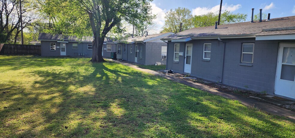 More Photos Of 815 S Mission Ave, Tahlequah Multifamily For Sale