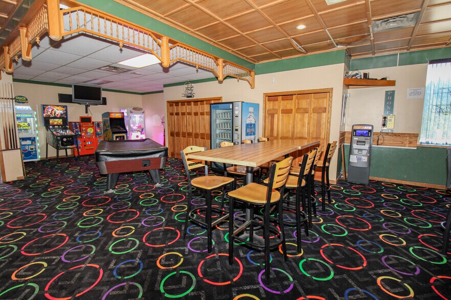 More Photos Of 125 Main St, Huron Bowling Alley For Sale