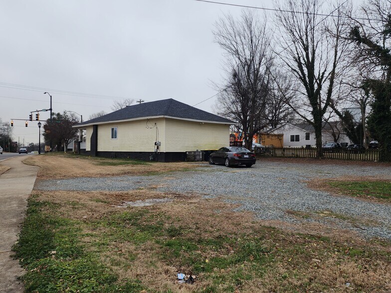 More Photos Of 1017 Beatties Ford Rd, Charlotte Loft Creative Space For Lease