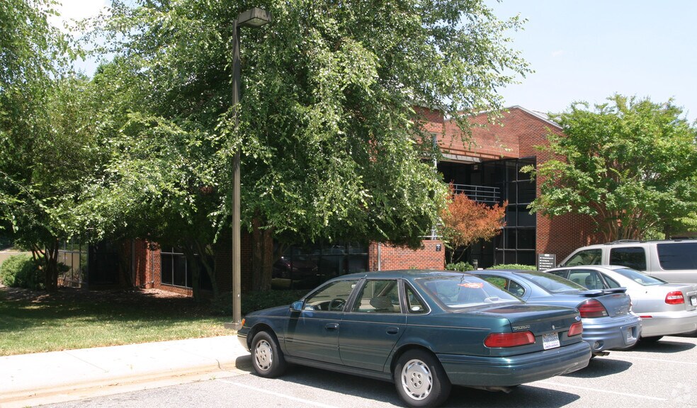 More Photos Of 6520 Bryan Blvd, Greensboro Office For Lease