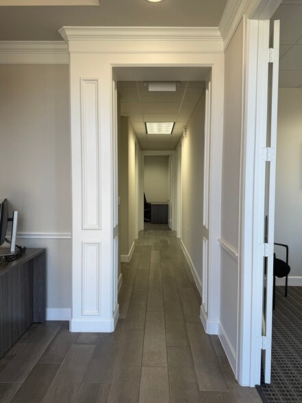 More Photos Of 633 E Fernhurst Dr, Katy Medical For Lease