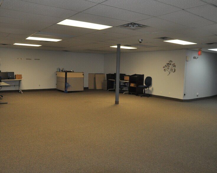 More Photos Of 161 4th Ave N, Foley Office For Sale
