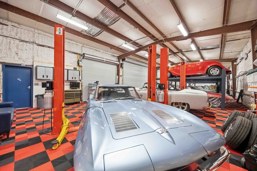 More Photos Of 180 Artists Ave, Englewood Warehouse For Sale