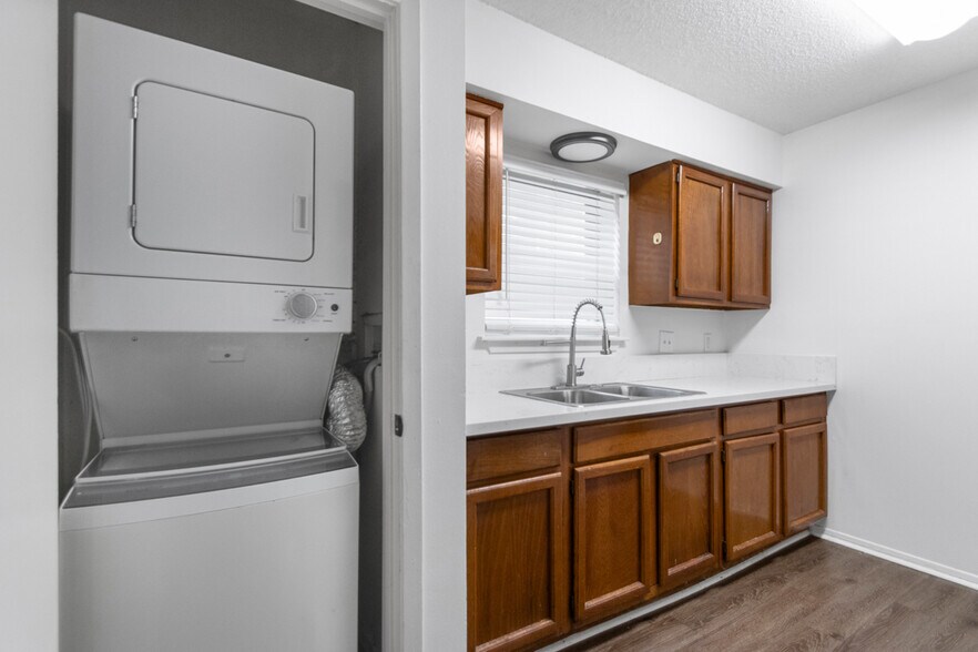 More Photos Of 1810 Bishop Rd, Bryant Apartments For Sale