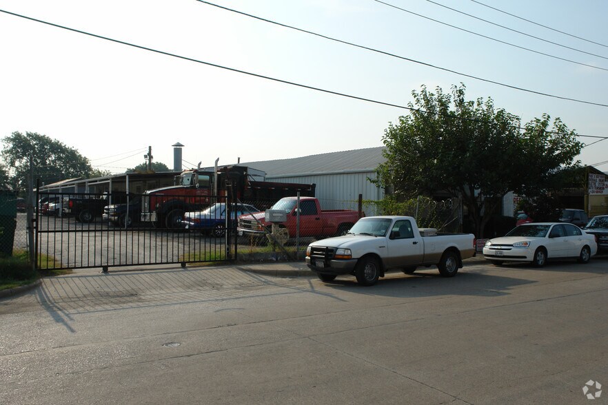 Primary Photo Of 4726-4730 Memphis St, Dallas Showroom For Sale