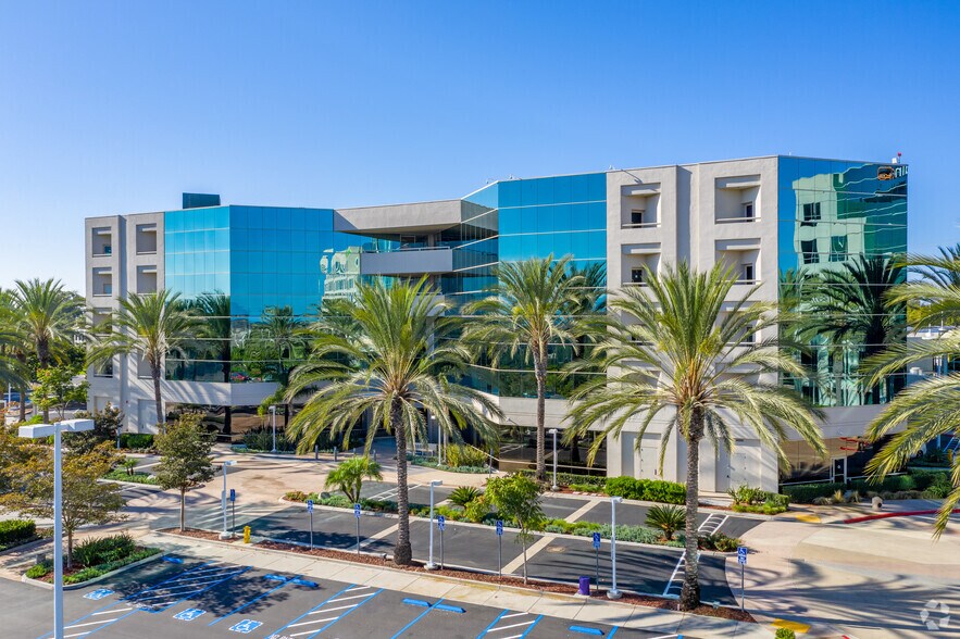 More Photos Of 10188 Telesis Ct, San Diego Unknown For Lease