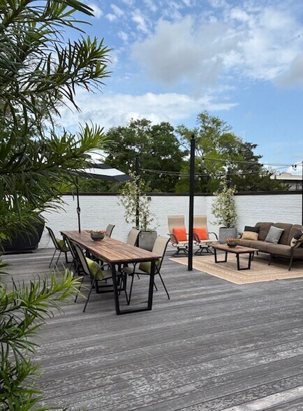 More Photos Of 152 N Section St, Fairhope Storefront Retail Residential For Sale