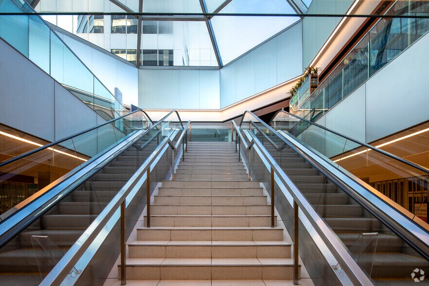 More Photos Of 22 St Clair Ave E, Toronto Office For Lease