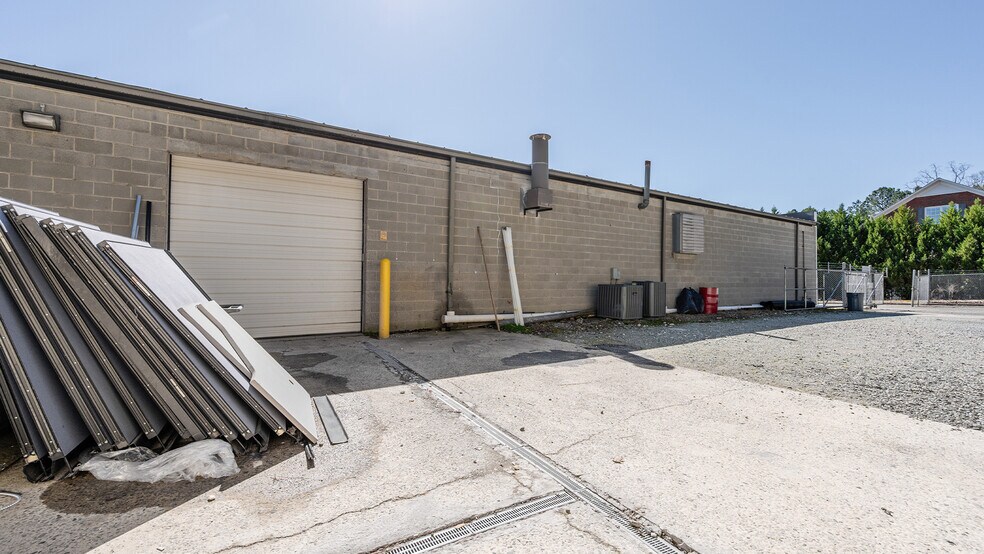 More Photos Of 4620 Industry Ln, Durham Research And Development For Lease