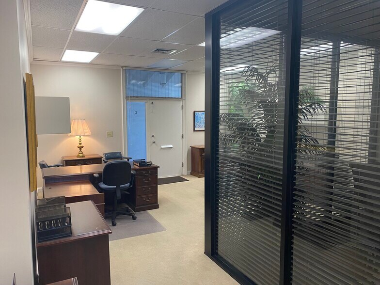 More Photos Of 1300-1306 Santa Barbara St, Santa Barbara Office For Lease