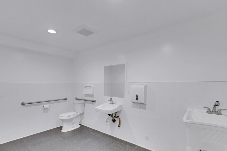 More Photos Of 109-117 E Main St, Alhambra Storefront For Sale