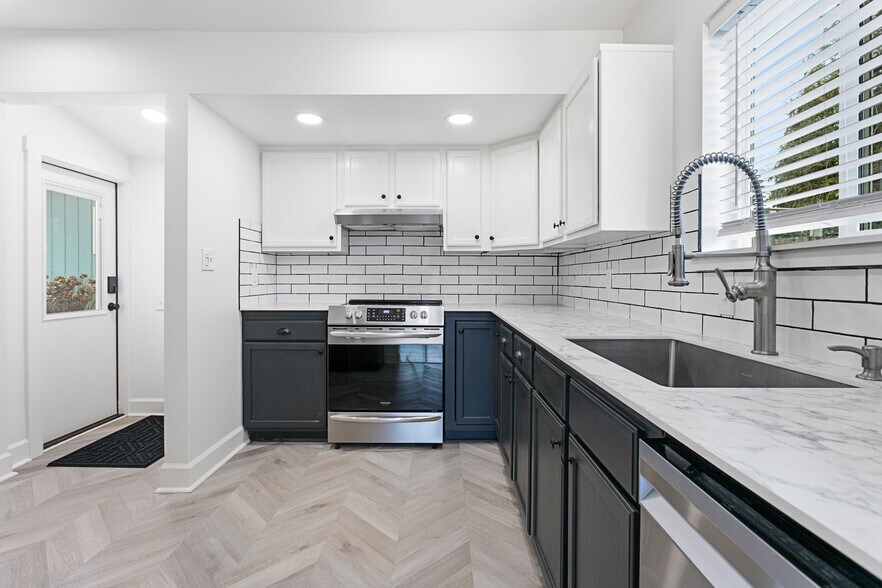 More Photos Of 418 Dewey St, Oregon City Multifamily For Sale