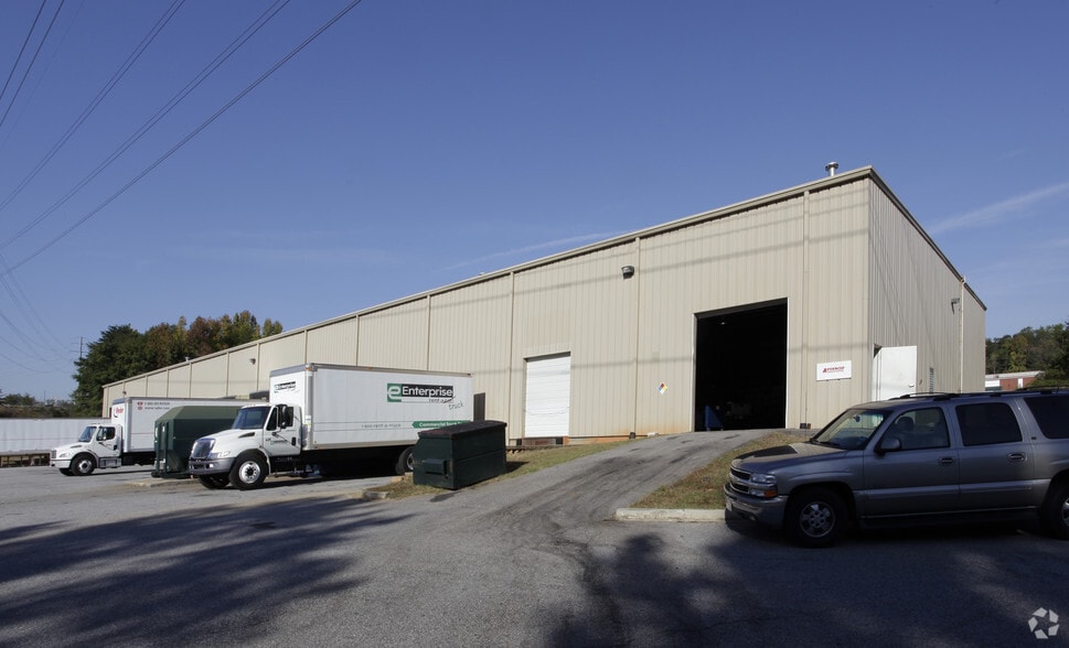 More Photos Of 104 N Kings Ct, Greenville Warehouse For Lease