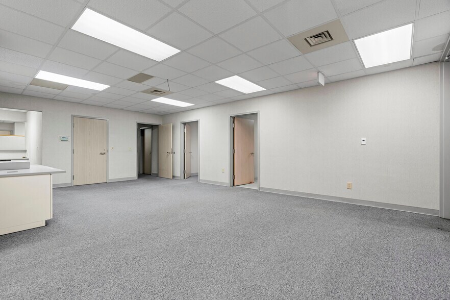 More Photos Of 170 Cardiology Pl, Commerce Healthcare For Lease