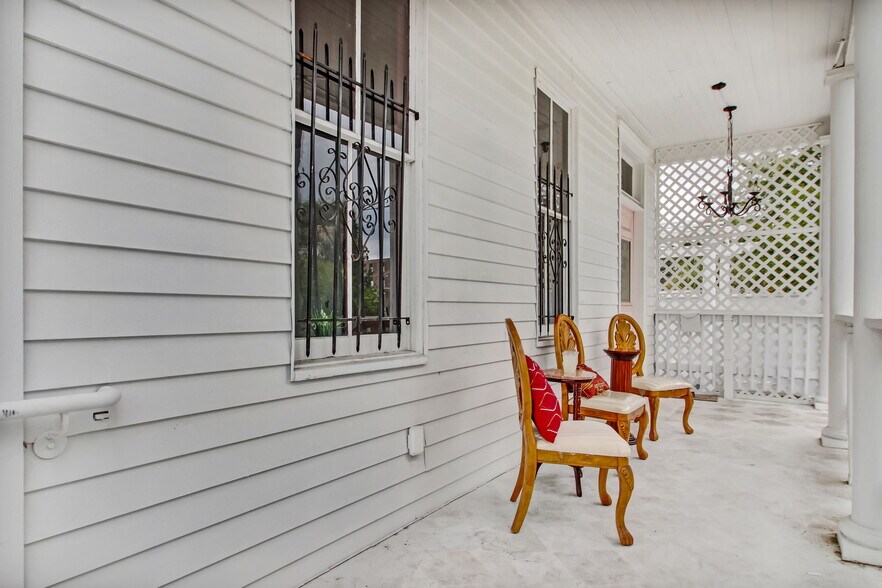 More Photos Of 422 W 43rd St, Savannah Storefront Retail Office For Sale