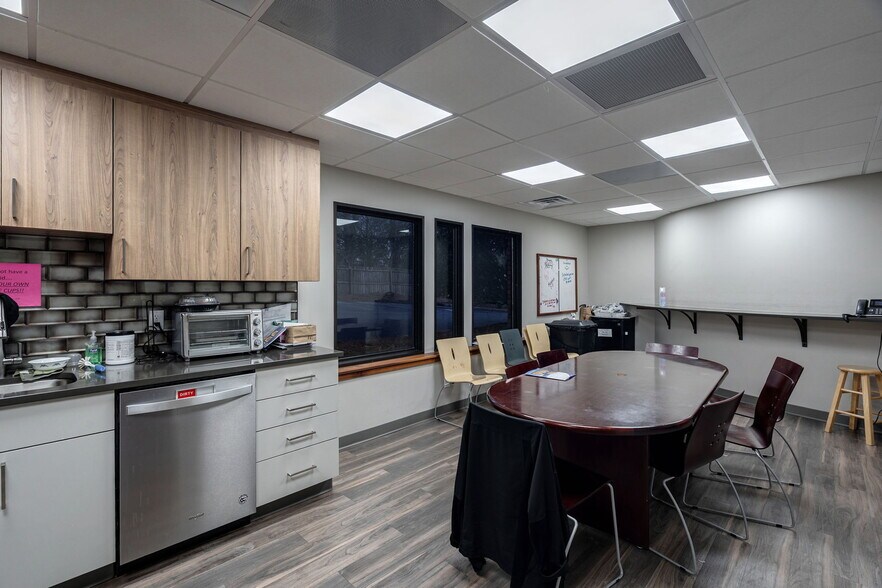 More Photos Of 195 King Ave, Athens Medical For Lease