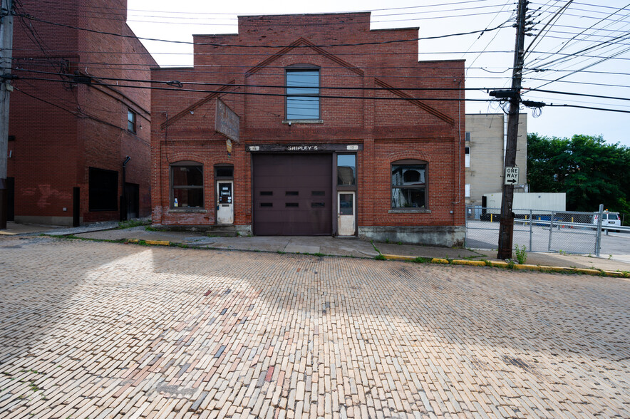 Primary Photo Of 15-17 Meade Ave, Pittsburgh Auto Repair For Sale