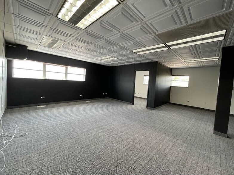 More Photos Of 25315 Kean St, Dearborn Light Distribution For Lease