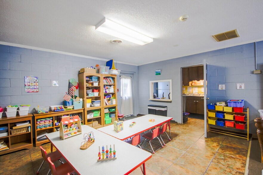 More Photos Of 816 Congress St N, York Daycare Center For Sale
