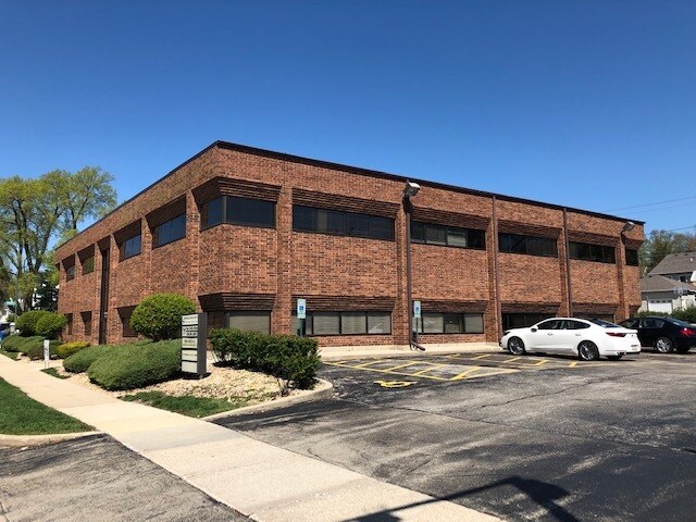 More Photos Of 445 W Jackson Ave, Naperville Medical For Lease