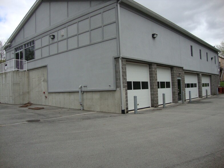 More Photos Of 282 N Broadway, Salem Auto Dealership For Lease