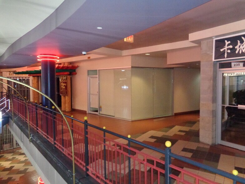 More Photos Of 328 Centre St SE, Calgary Storefront For Sale