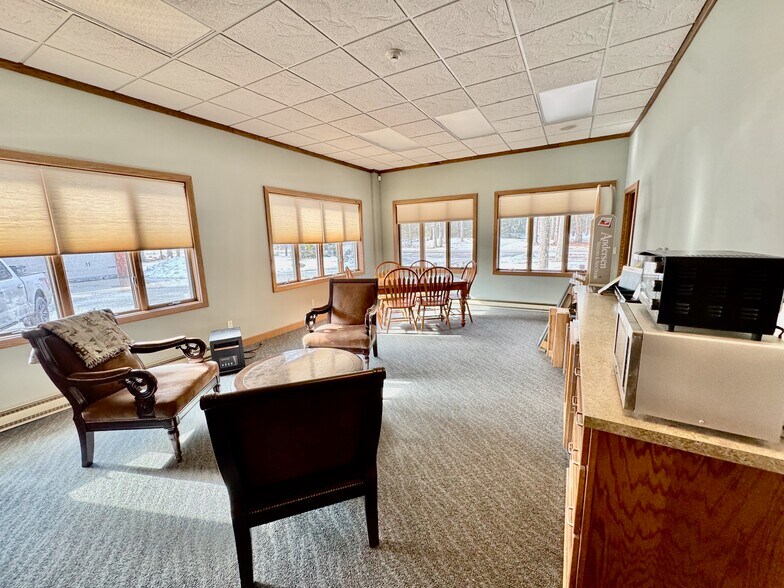 More Photos Of 424 PA-390, Tafton Flex For Sale