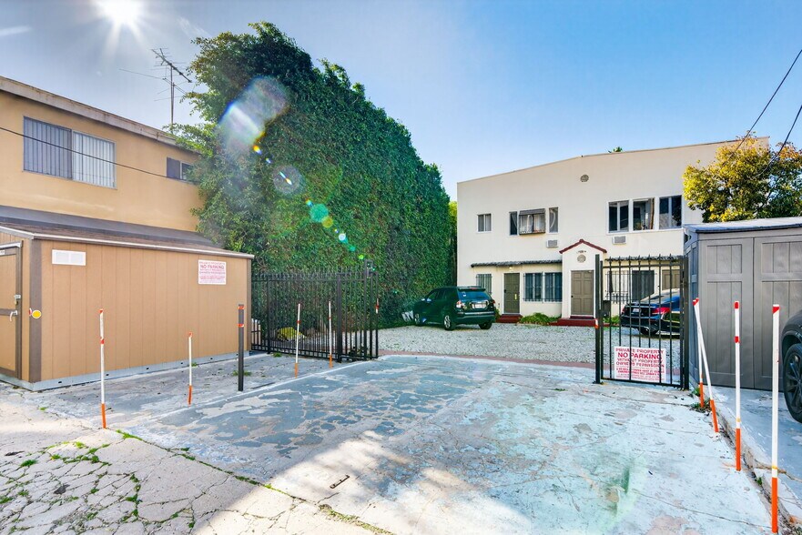 More Photos Of 822 Hayworth Ave, Los Angeles Apartments For Sale